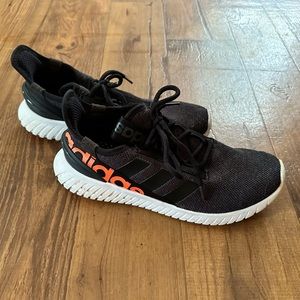 Boys Adidas running shoe, tennis shoe, lightly worn, size 9.5